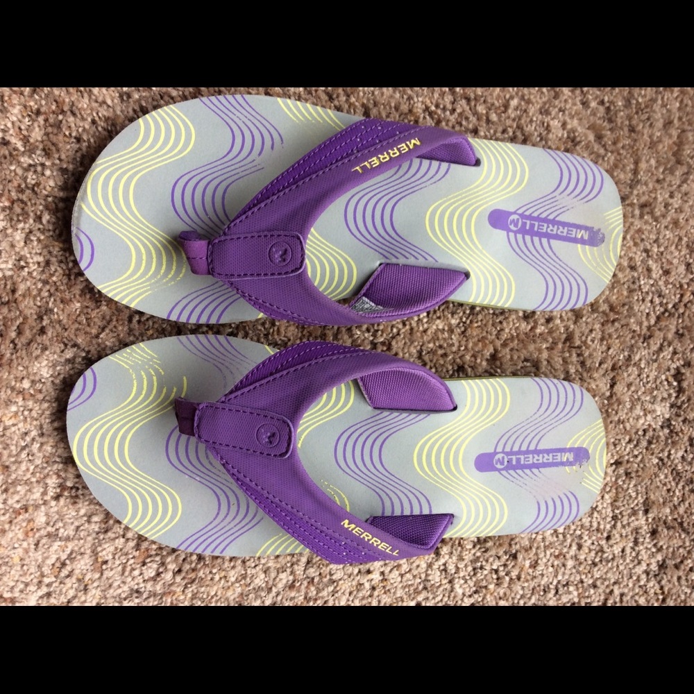 Merrill flip flops